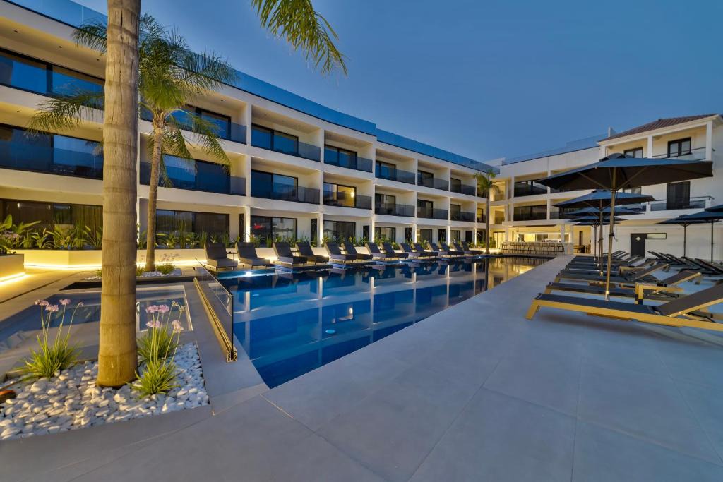 Yenion Hotel | La Finestra