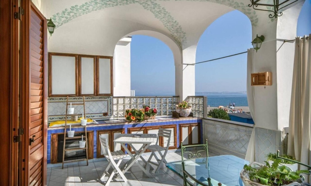 Ischia Porto Bed & Breakfast | La Finestra Sul Mare