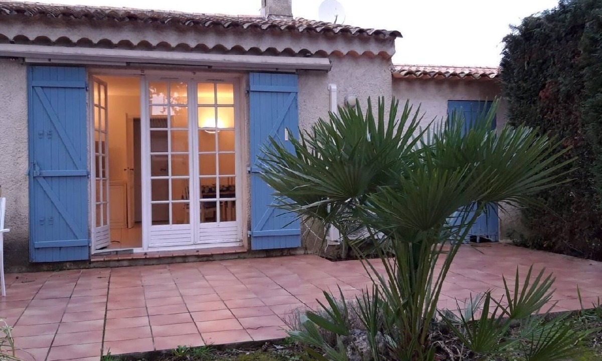 Plage de la Garonnette House | La Garonnette 5 by Interhome