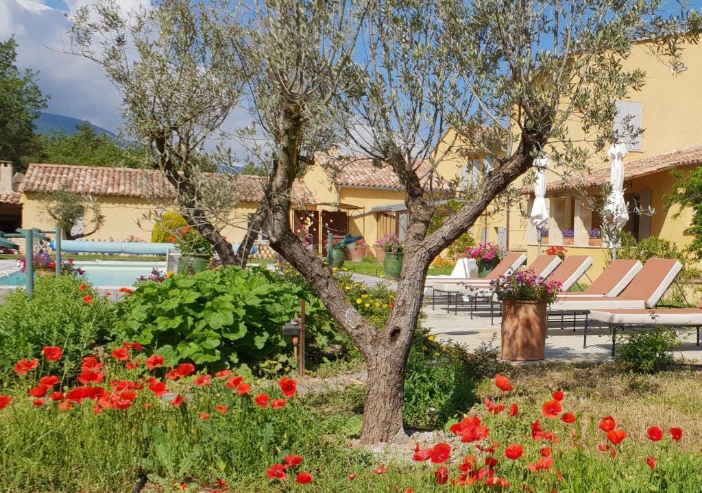 Cereste House | La Grande Bouisse gites avec piscine dans le Luberon, Provence