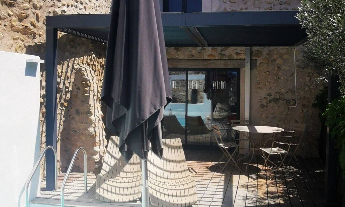 Vinsobres House | La Grange Dorée in the heart of Vinsobres with private swimming pool.