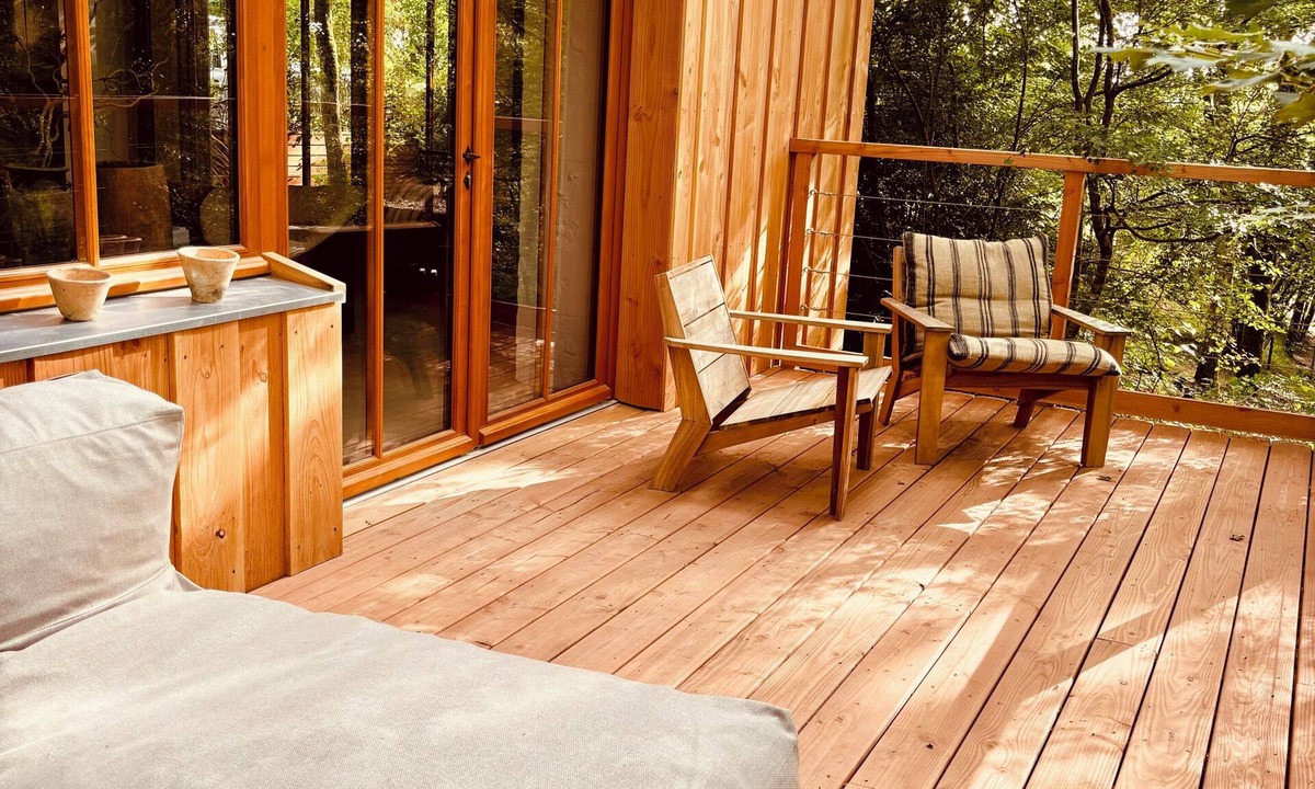 Couze-et-Saint-Front Cabin | "La grange dans les arbres" suspended terrace and Nordic bath under the trees