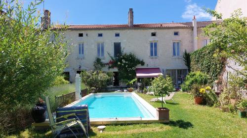 Chateauneuf-sur-Charente Bed & Breakfast | La Guériniere la Moulidart
