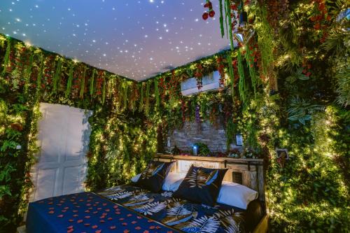 Mussidan Apartment | La Jungle Room