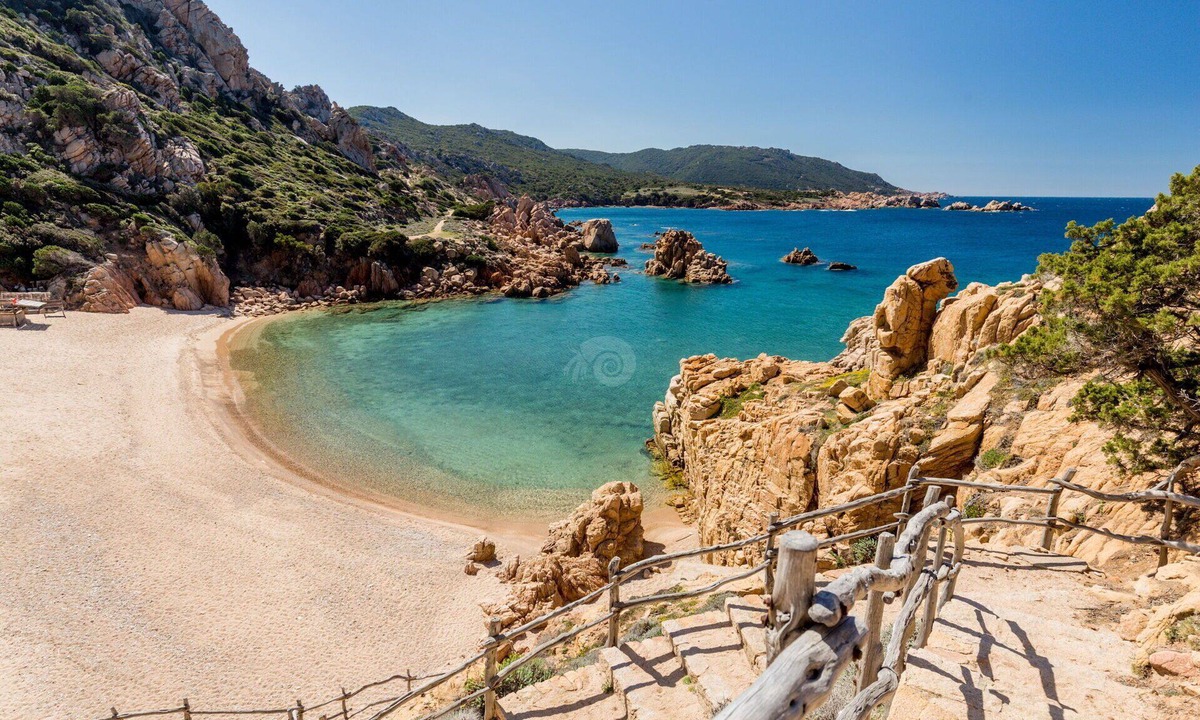 Costa Paradiso Villa | La Macchia: from the terrace directly to the sea