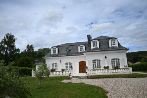 Romilly-sur-Andelle House | La Maison Blanche