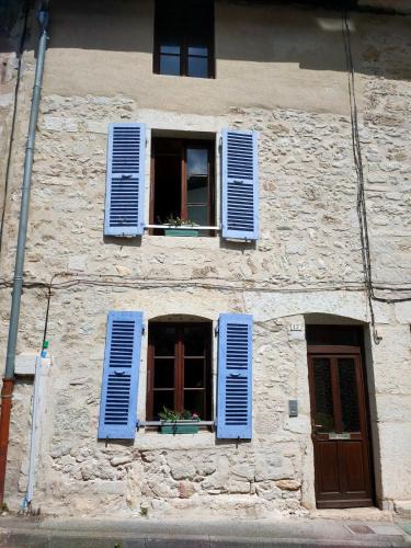 Rossillon House | La Maison bleue