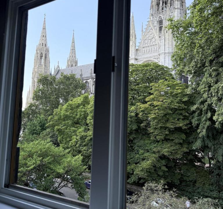 Rouen City Centre Apartment | La Maison d'Artiste Familiale