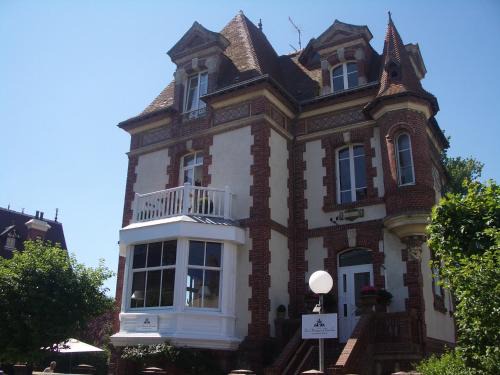 Houlgate Hotel | La Maison d'Emilie