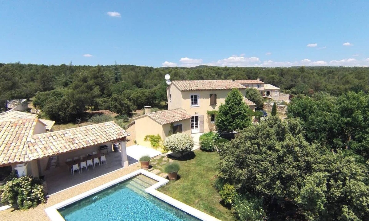Cabrieres-d'Avignon Villa | La Maison des Restanques