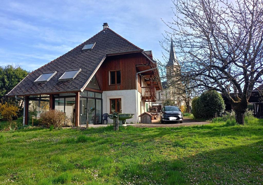 Boussy House | la maison de la Felicidad