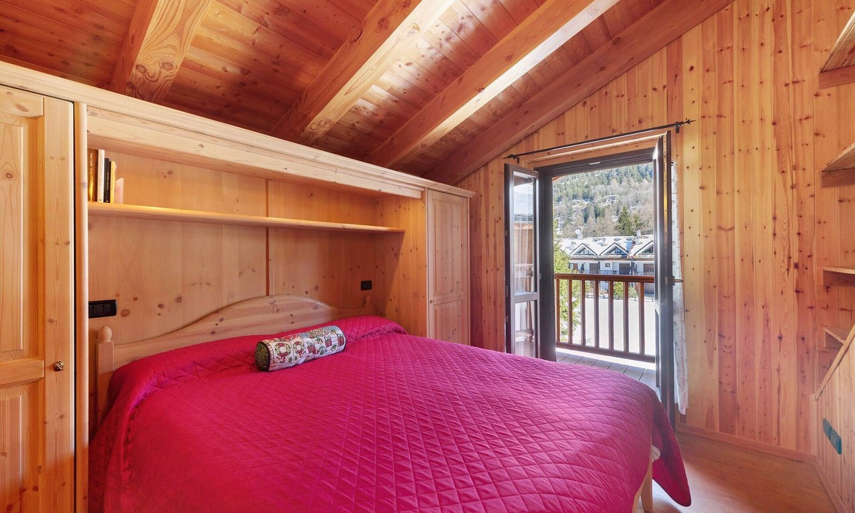 Saint-Vincent Apartment | La Maison De Marguerite Apartment with Mountain View, Garden and Balcony