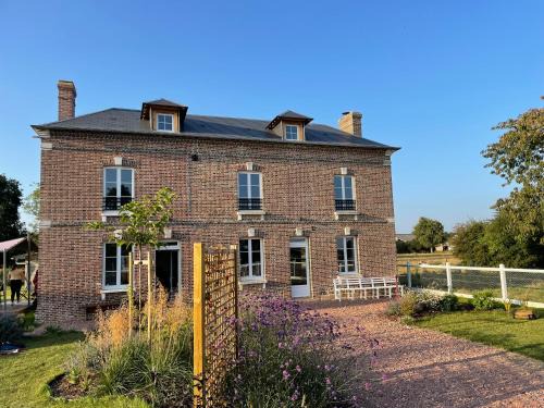 Les Jonquerets-de-Livet House | La Maison des Jonquerets