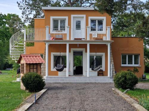 Moisson Apartment | La maison du bord de seine