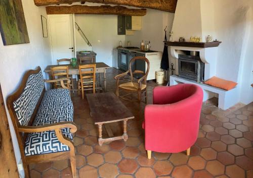 Mevouillon House | La maison du Pierre