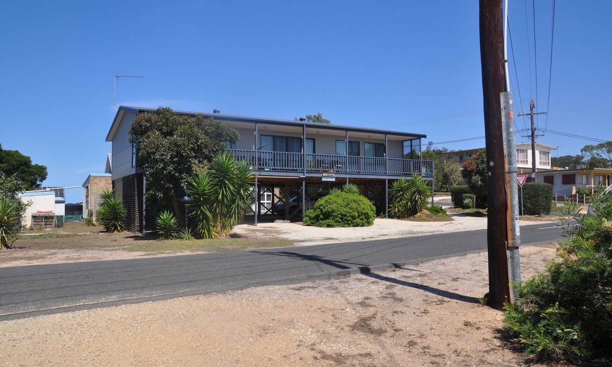 Loch Sport House | La Maison on 18 Mary Street, Lochsport