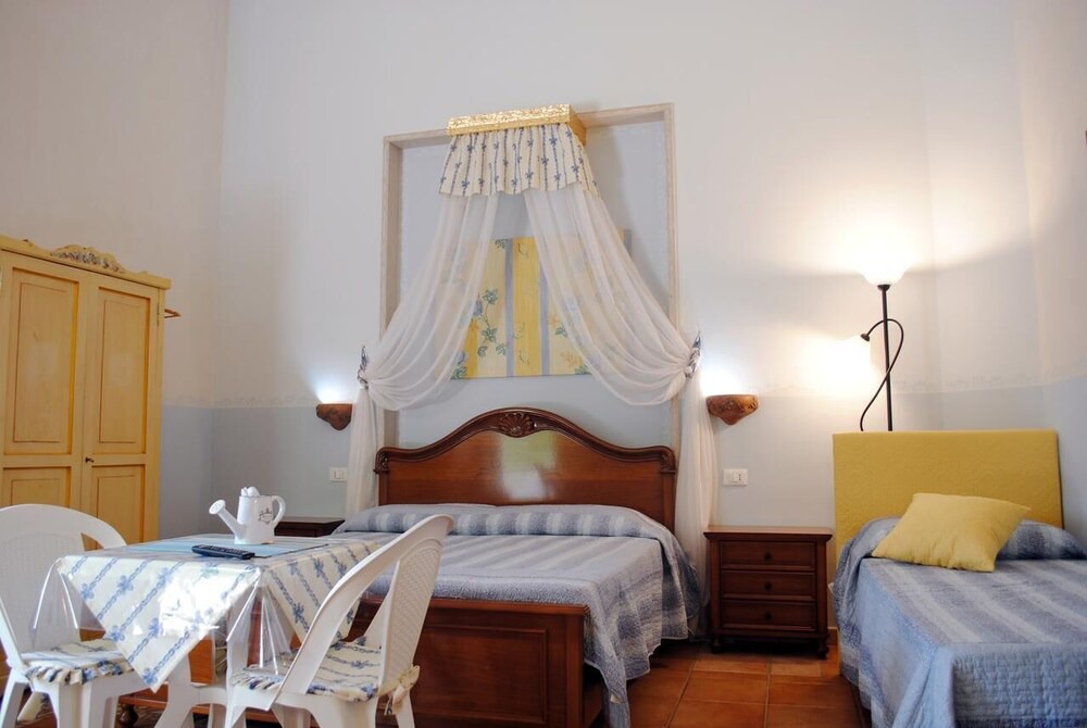 Carovigno Hotel | La Maison One B&B