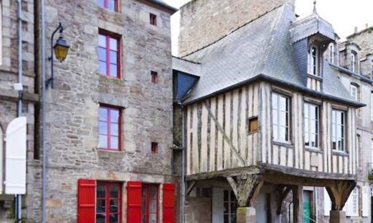 Dinan House | La Maison Pavie