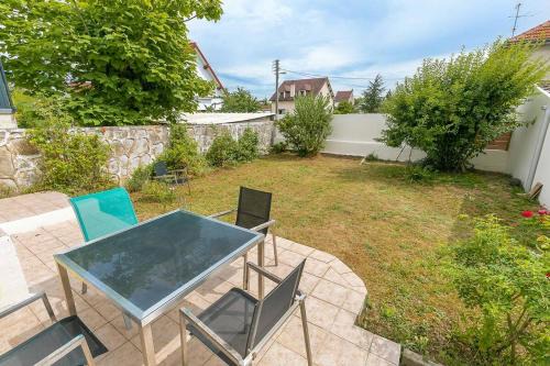Bourroches House | La Montrachet