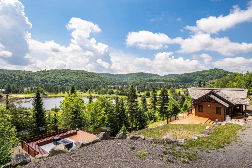 Saint-Faustin-Lac-Carre Ski Chalet | La Perle de Montagnes - Luxurious Chalet