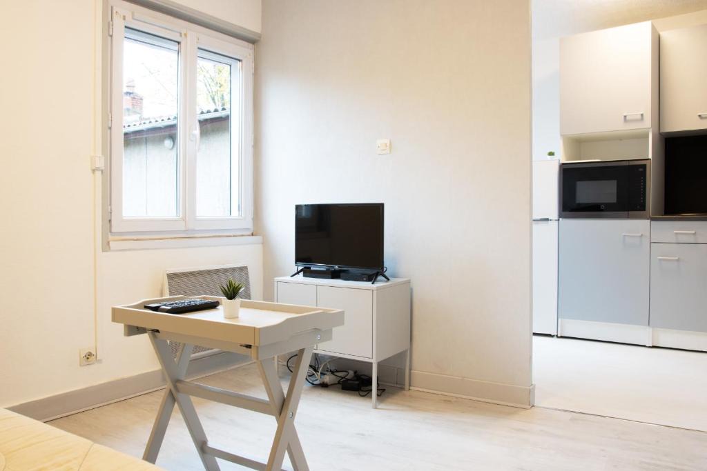 Poitiers Apartment | La Petite Chaume studio lumineux