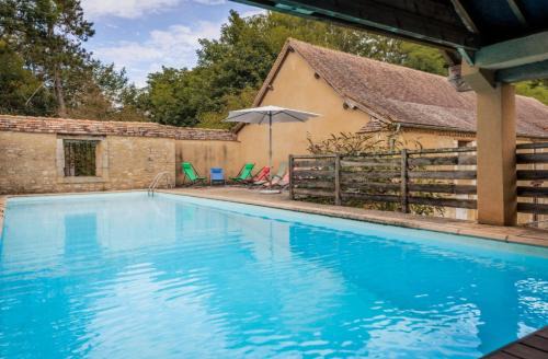 Mayac House | La Petite Cour