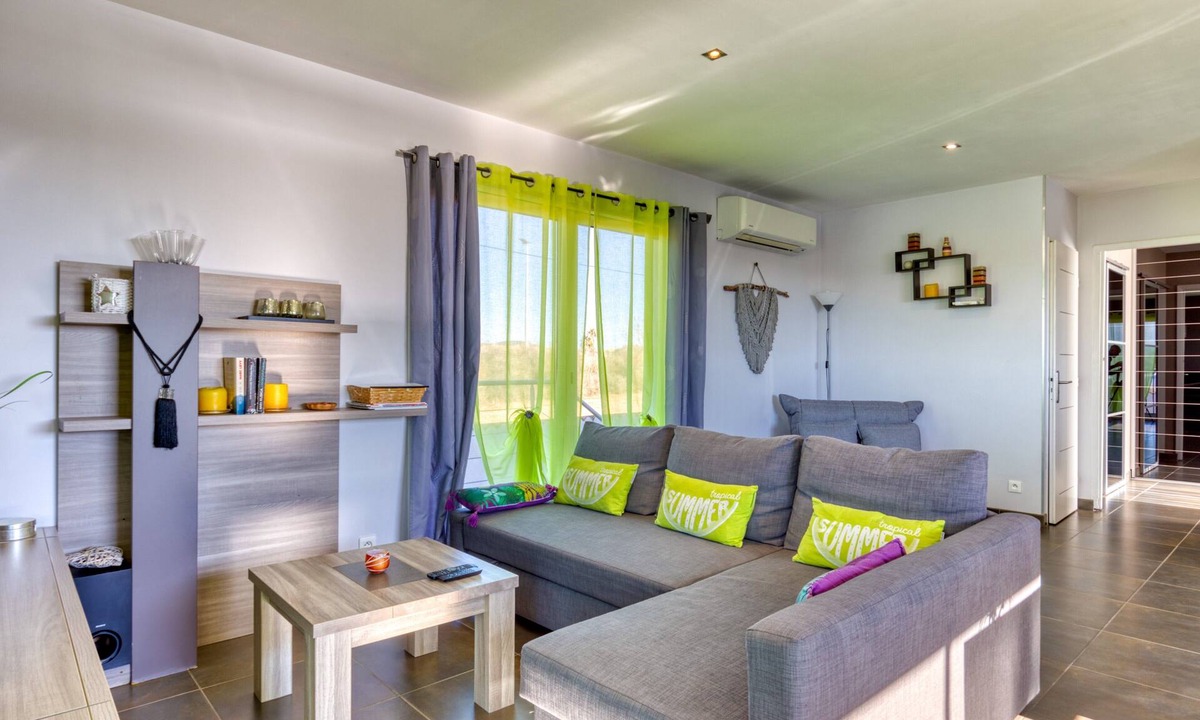 La Peyrade Villa | La Petite Maison Au Bord Du Canal with Private Terrace, Garden, and Wi-Fi