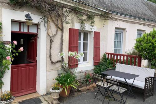 Chenille-Change House | LA PETITE MAISON de Chenillé Changé