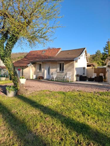Amenucourt House | La Petite Maison