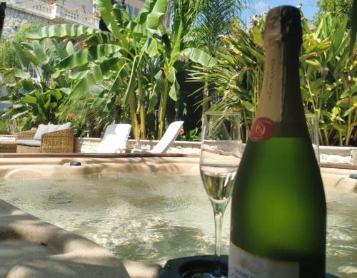 Fabron Villa | La petite Niçoise au Jacuzzi à 3 min de la mer