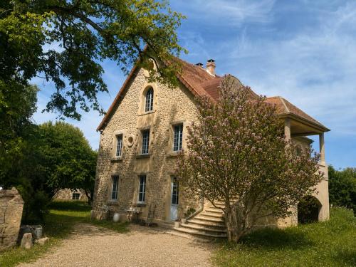 Commentry Villa | La Petite Noble