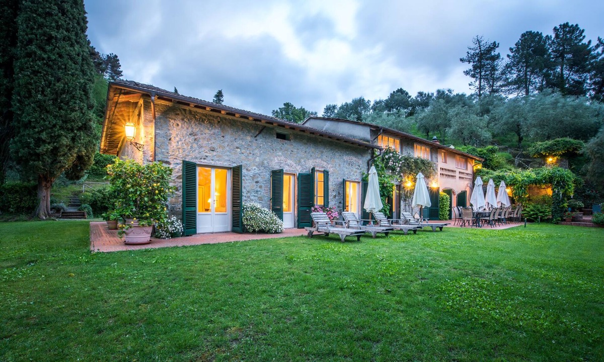 Pescaglia Villa | La Pianella Estate Private Traditional Tuscan Villa - Lucca - Pool/Tennis Court