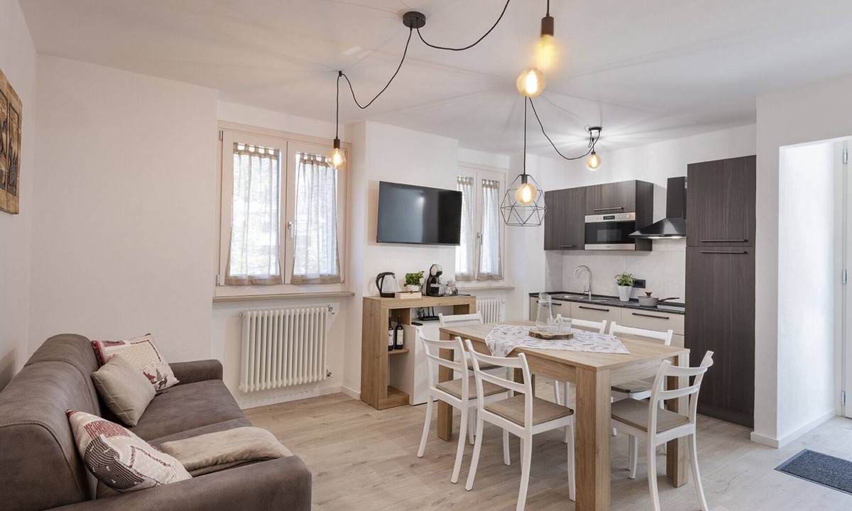 Temu Apartment | La piazzetta - Two Bedroom Apartment, Sleeps 6