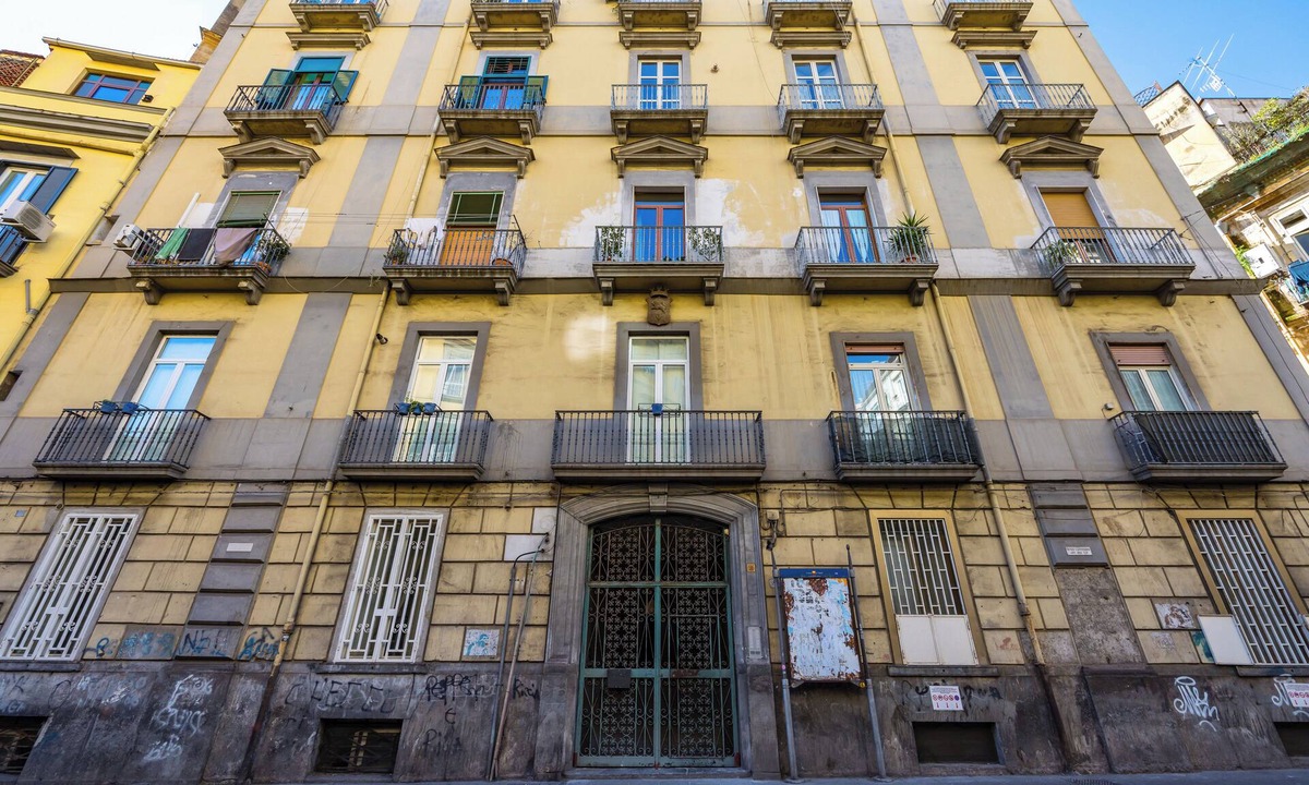 Vittorio Emanuele Apartment | La Pinacoteca Aparthotel by NapoliApartments