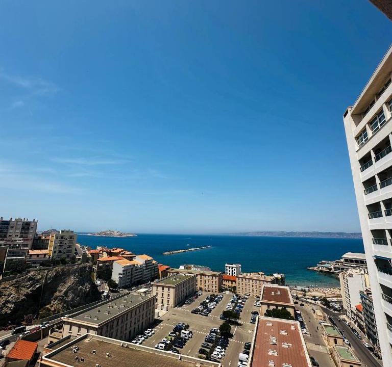 Le Pharo Apartment | La plage