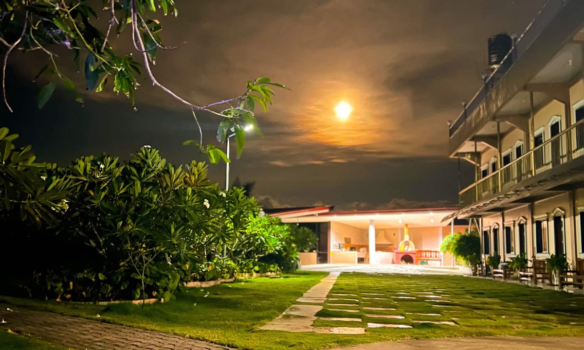 Moalboal Hotel | La Plumerias