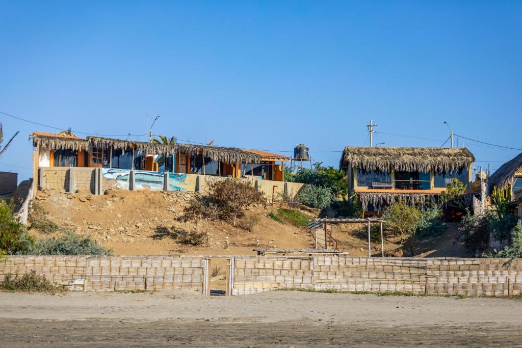 Lobitos Hostel | La Punta Hostel