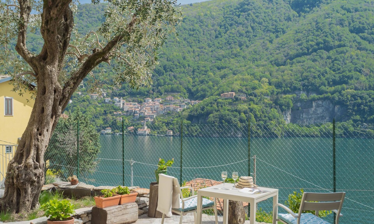 Laglio Apartment | La Quiete in Laglio With 2 Bedrooms and 1 Bathrooms