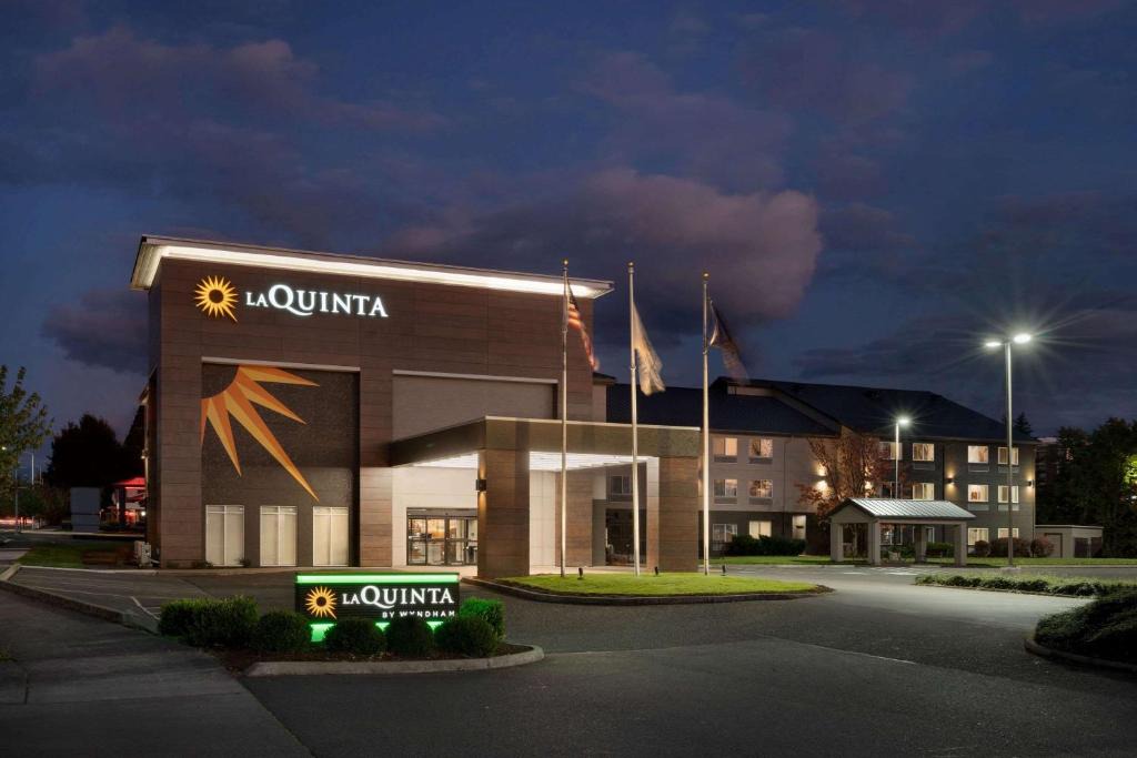 Springfield Hotel | La Quinta Inn & Suites by Wyndham Springfield