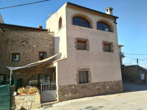 Oliola House | La Rectoria