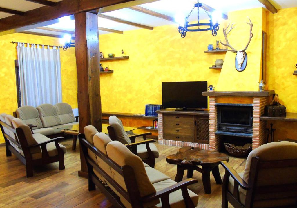 Tamajon House | La Senderuela