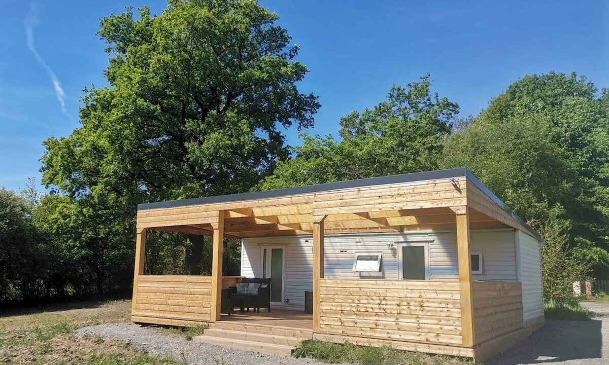 Eguzon-Chantome Cabin | La source - Bungalow avec terrasse à Eguzon
