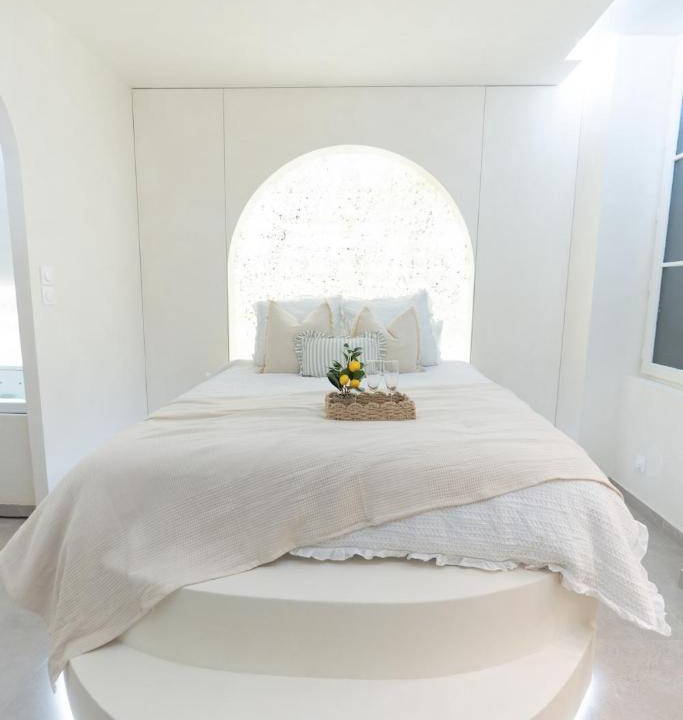 Mitry-Mory Apartment | La Suite Grecque
