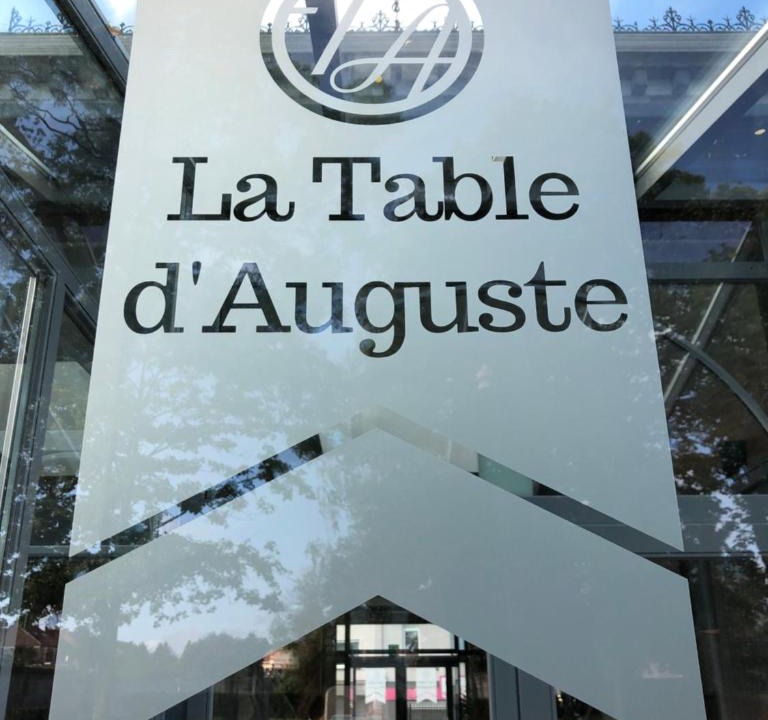 Dour Hotel | La table d’Auguste