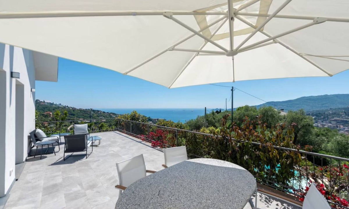 Rapallo Apartment | LA TERRAZZA - Between sky and sea, silence speaks of beauty