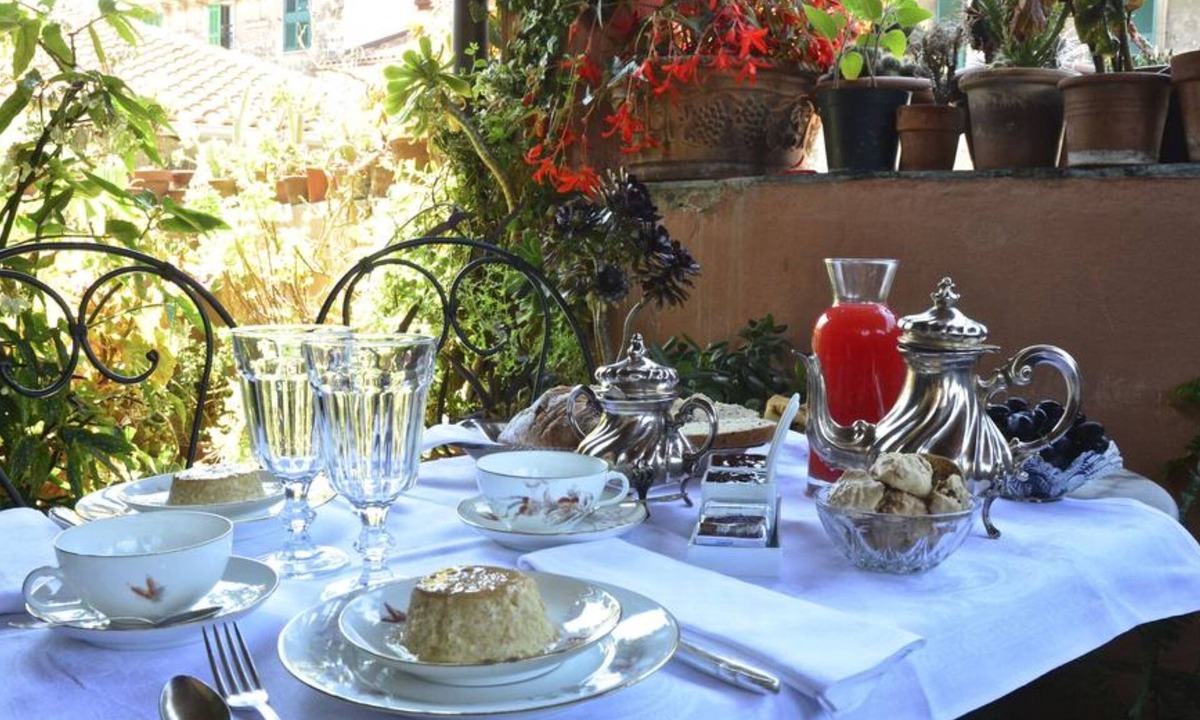 Old Town Bed & Breakfast | La Terrazza dei Pelargoni B&B