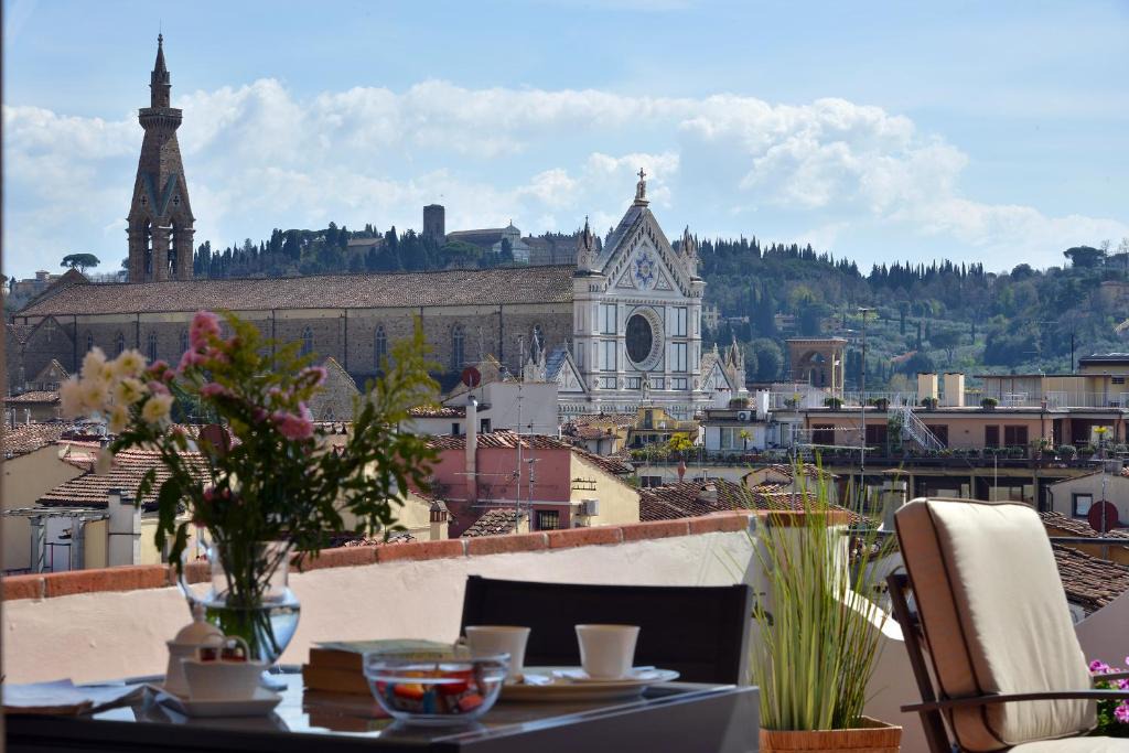 Sant' Ambrogio Apartment | la terrazza