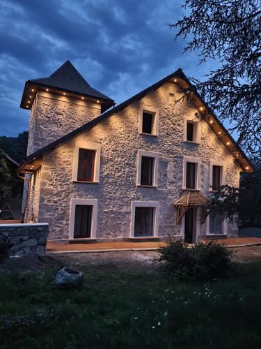 Belley House | La Tour de Coron