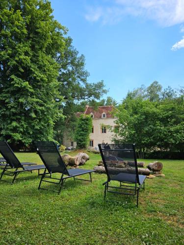 Courlon House | La Tuilerie Du Cinéaste