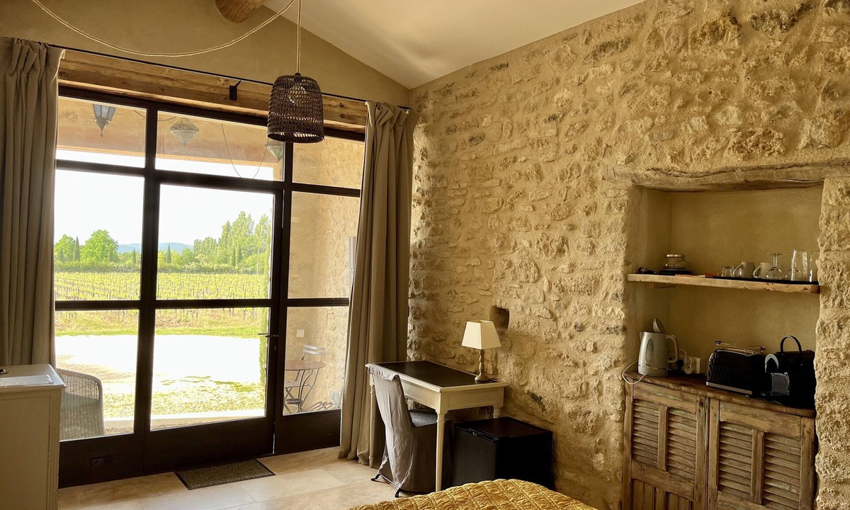 Bonnieux Apartment | La Verrière, Très Jolie Chambre Indépendante Avec Courette Abritée